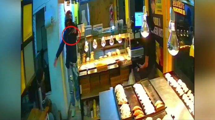 Episodio de Inseguridad con robo en tienda de empanadas